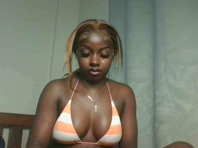 Sexykitten1 webcam