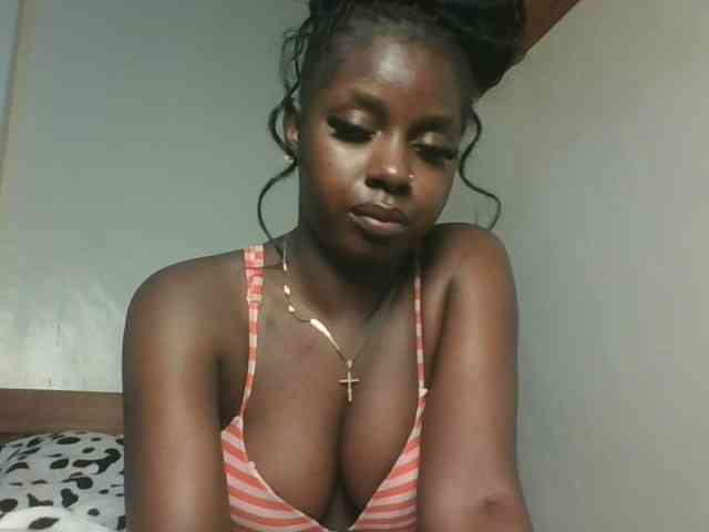 Sexykitten1 webcam