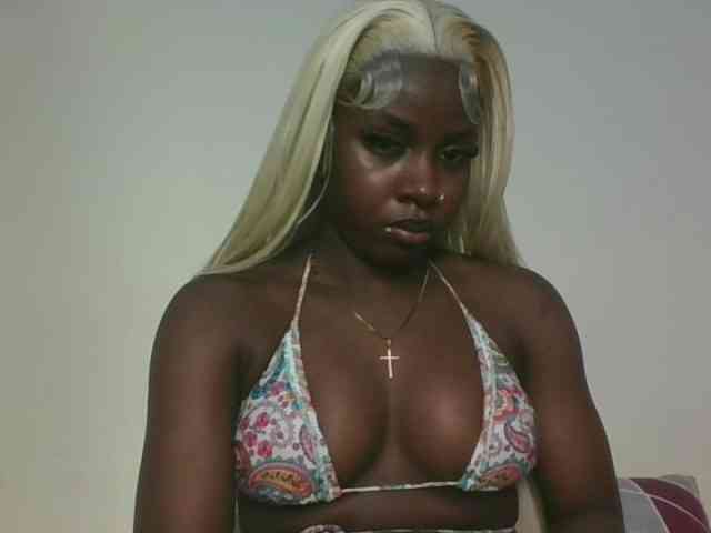 Sexykitten1 webcam
