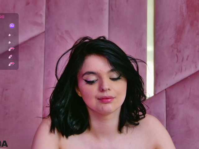 SidneyPuff live cam on BongaCams