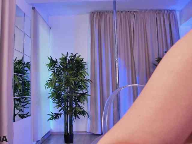 SidneyPuff webcam