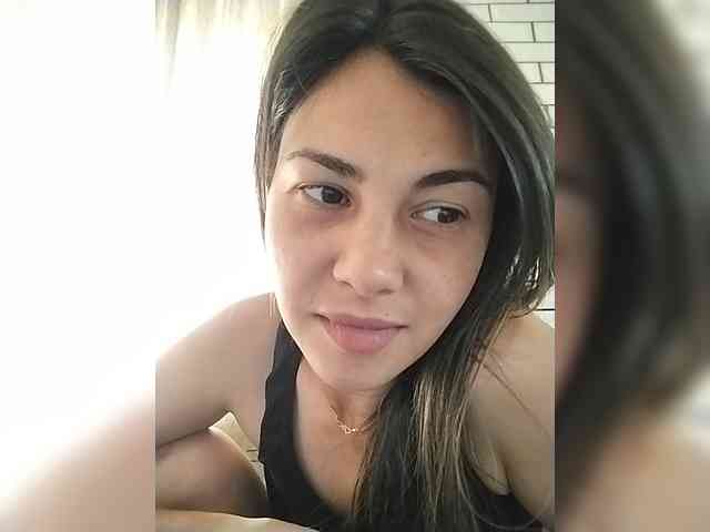 Karoline-Cherie webcam