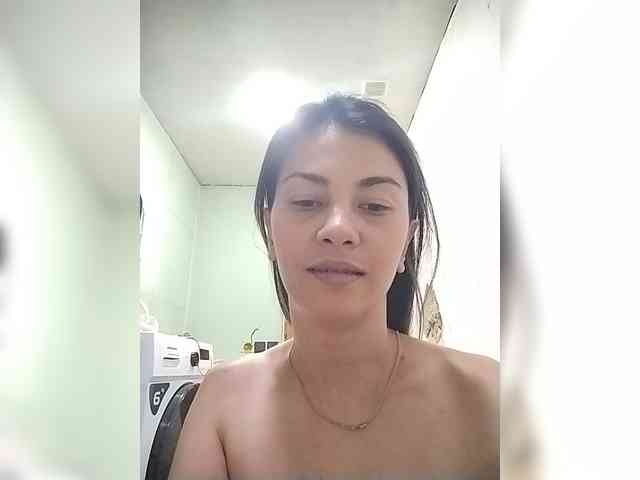 Karoline-Cherie webcam