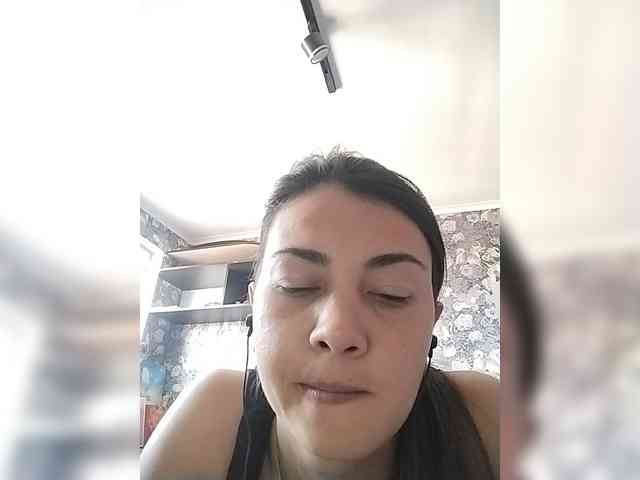 Karoline-Cherie webcam