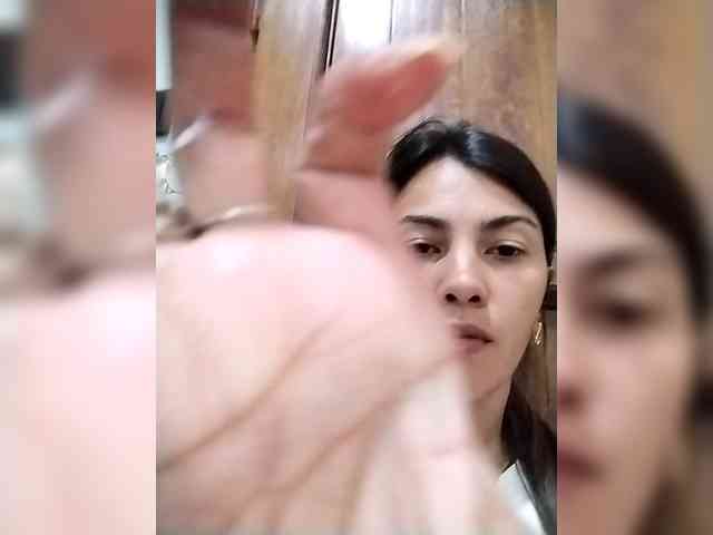 Karoline-Cherie webcam
