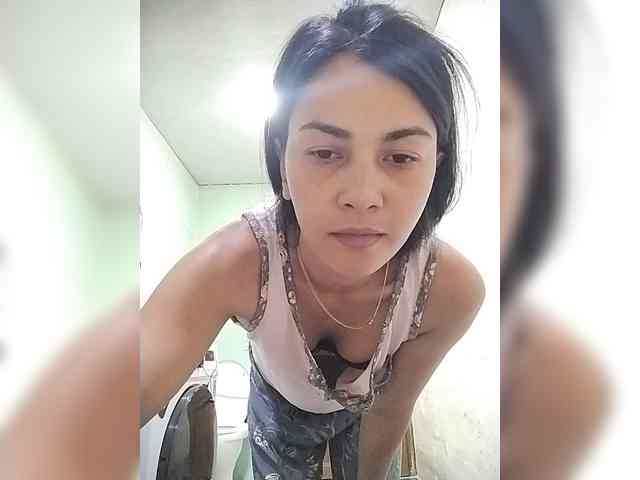 Karoline-Cherie webcam