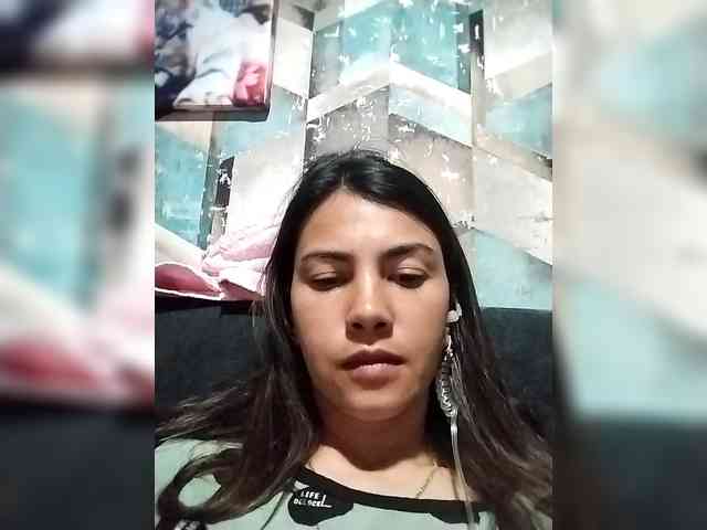 Karoline-Cherie webcam