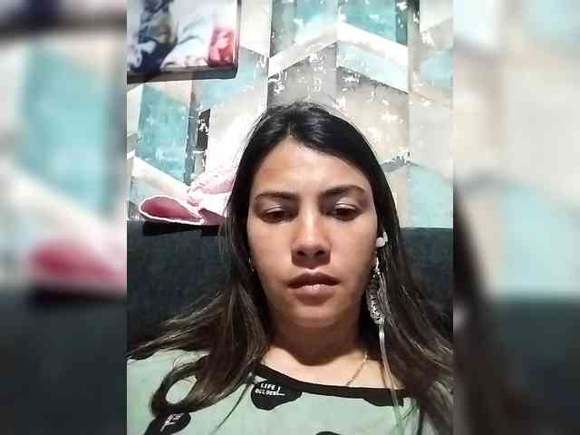 Karoline-Cherie webcam