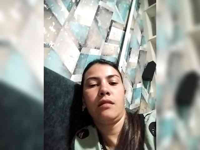 Karoline-Cherie webcam