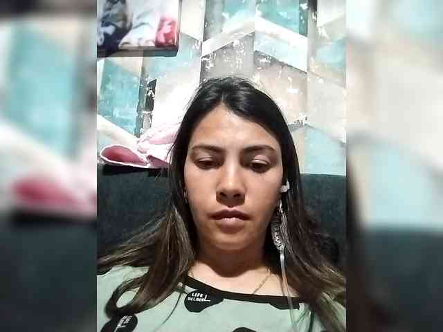 Karoline-Cherie webcam