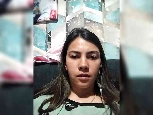 Karoline-Cherie webcam