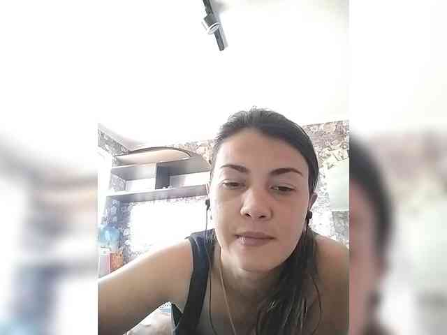 Karoline-Cherie webcam