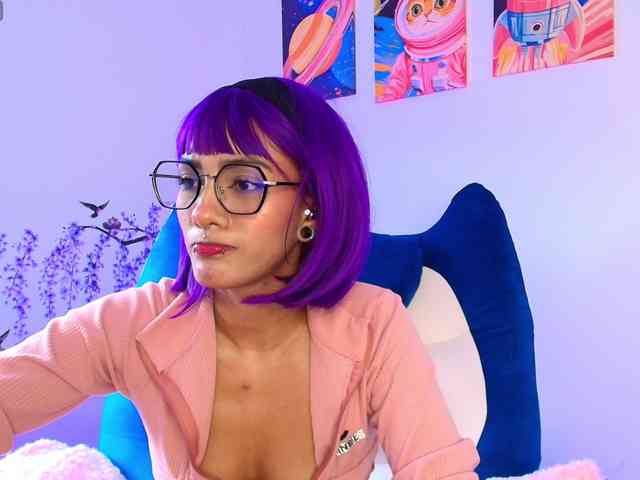 ToriValentine webcam