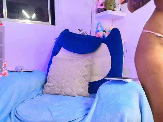 ToriValentine webcam