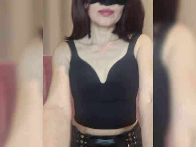 LikaFurr webcam