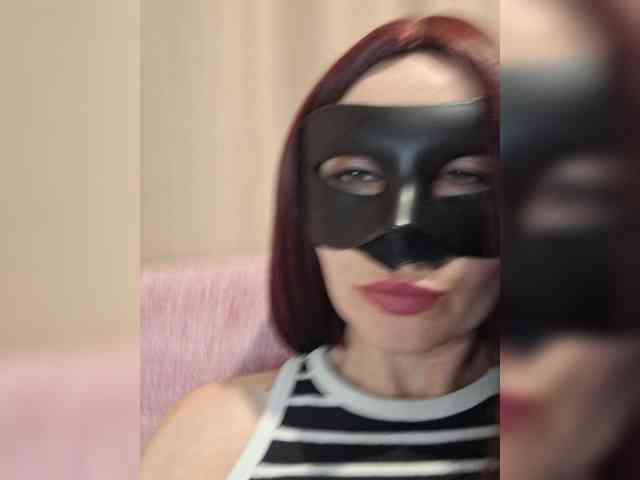 LikaFurr webcam