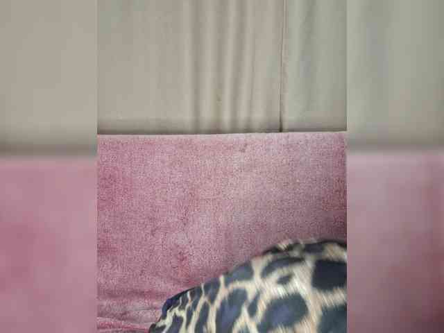 LikaFurr webcam