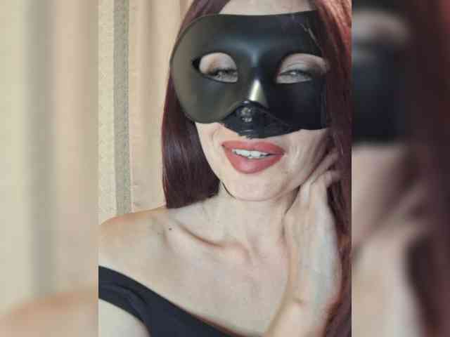 LikaFurr webcam
