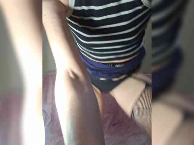 LikaFurr webcam