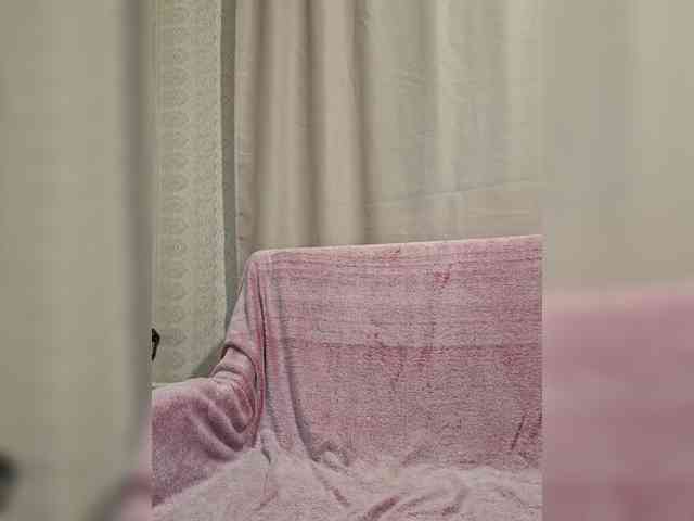 LikaFurr webcam