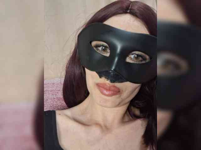 LikaFurr webcam