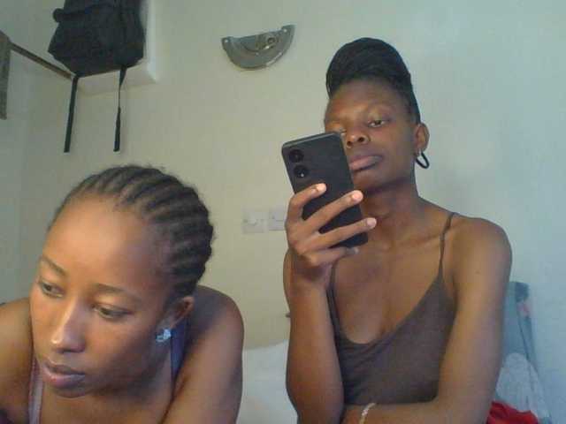 le modèle MysticCharm est en webcam porno dans un show sur le site bongacams, il possède les tags suivants: Ebony,Brunette,Trimmed