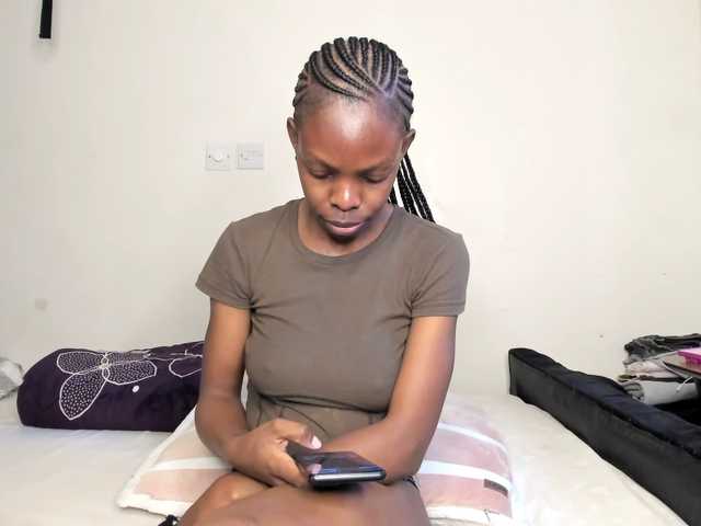 MysticCharm live on BongaCams