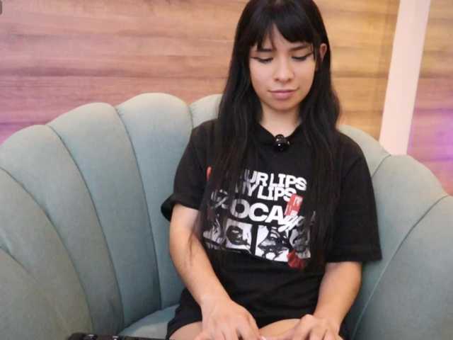 GummyLuv's BongaCams show and profile