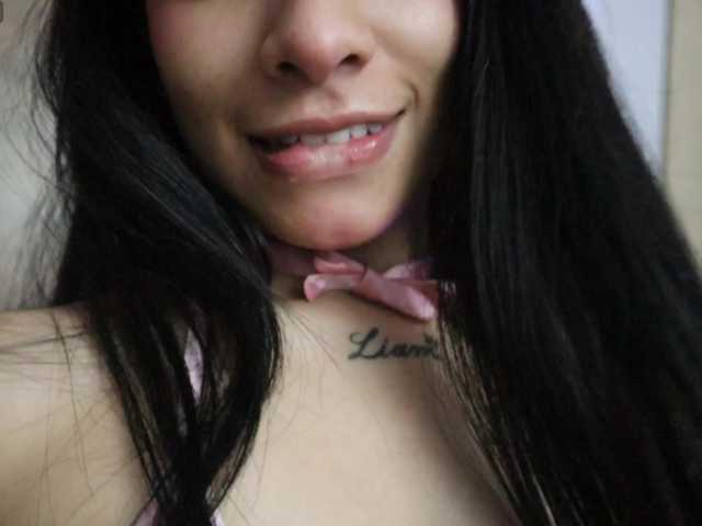 GummyLuv's BongaCams show and profile