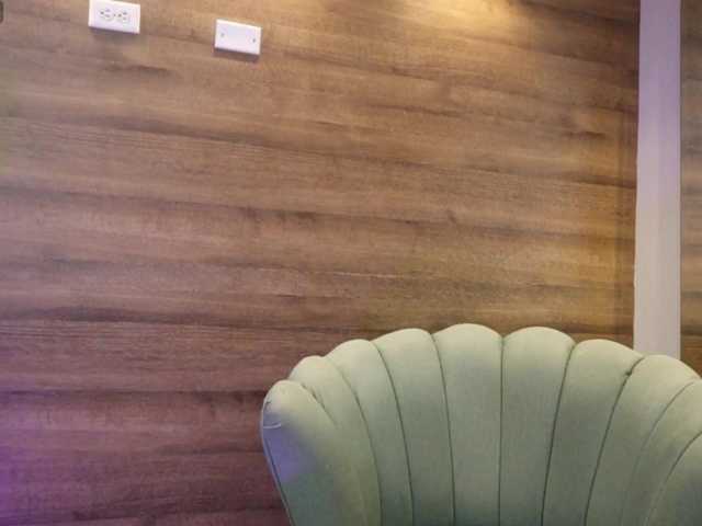 GummyLuv's BongaCams show and profile