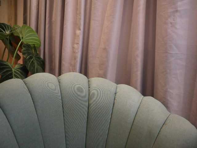 GummyLuv's BongaCams show and profile