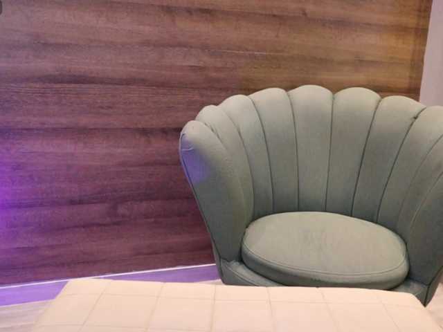 GummyLuv's BongaCams show and profile