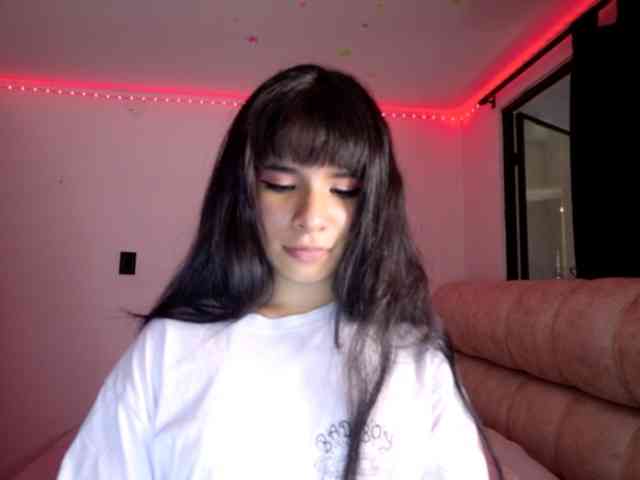 GummyLuv webcam