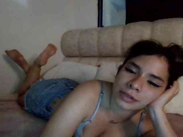 GummyLuv webcam