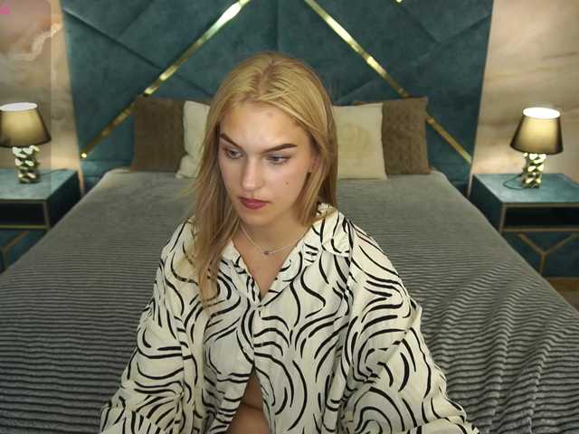AlinaLemon live cam on BongaCams