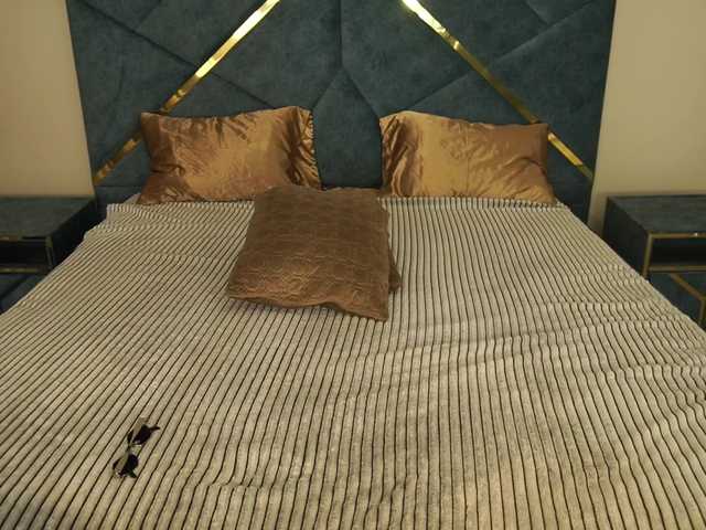AlinaLemon live cam on BongaCams