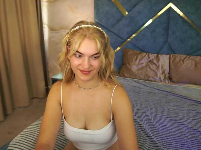 AlinaLemon live cam on BongaCams