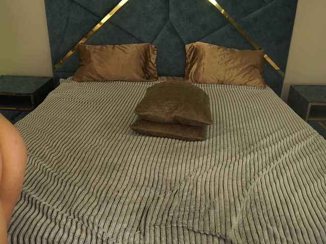 AlinaLemon live cam on BongaCams