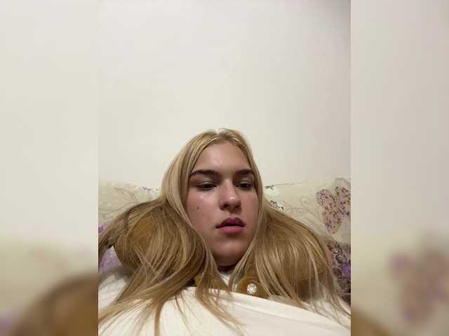 AlinaLemon live cam on BongaCams