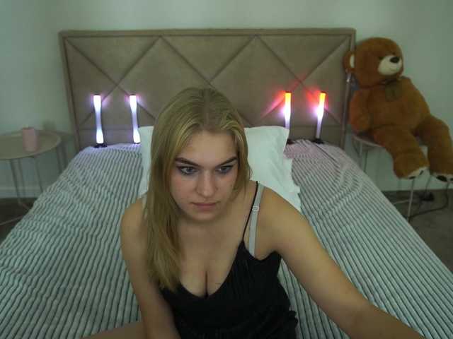 AlinaLemon live cam on BongaCams