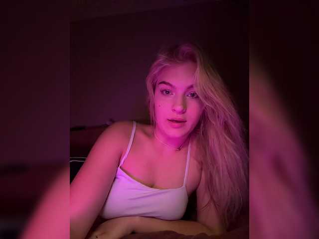 AlinaLemon live cam on BongaCams