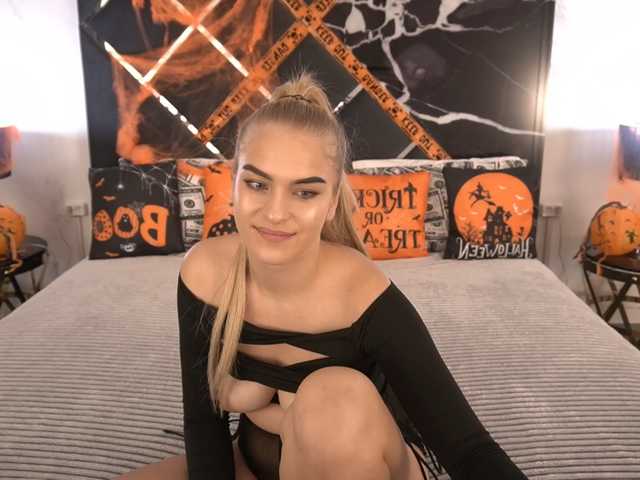 AlinaLemon live cam on BongaCams