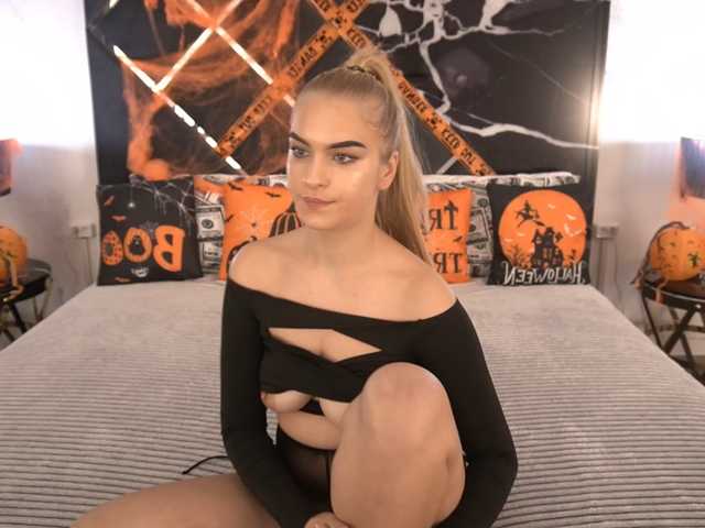 AlinaLemon live cam on BongaCams