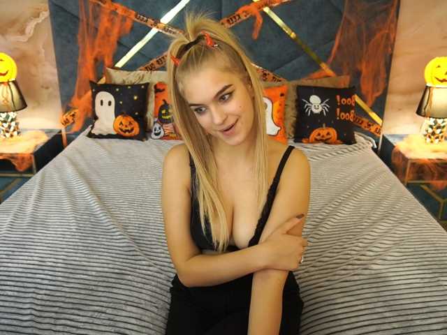 AlinaLemon live cam on BongaCams