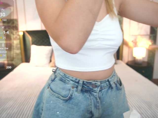 AlinaLemon live cam on BongaCams