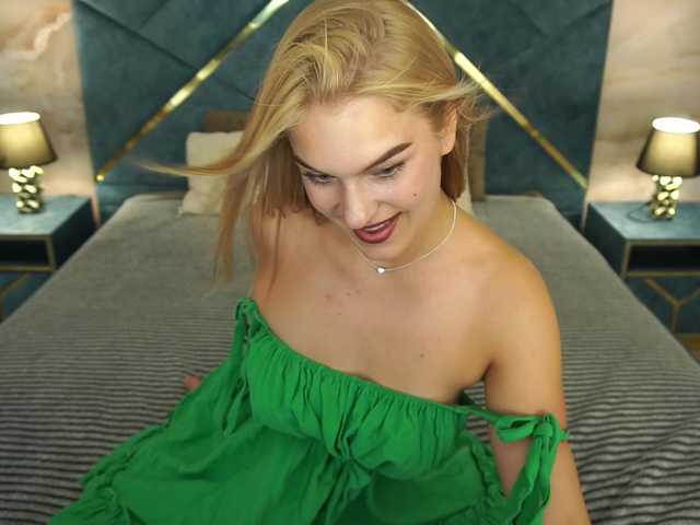 AlinaLemon live cam on BongaCams