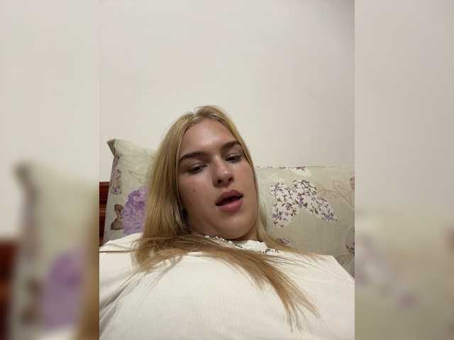 AlinaLemon live cam on BongaCams