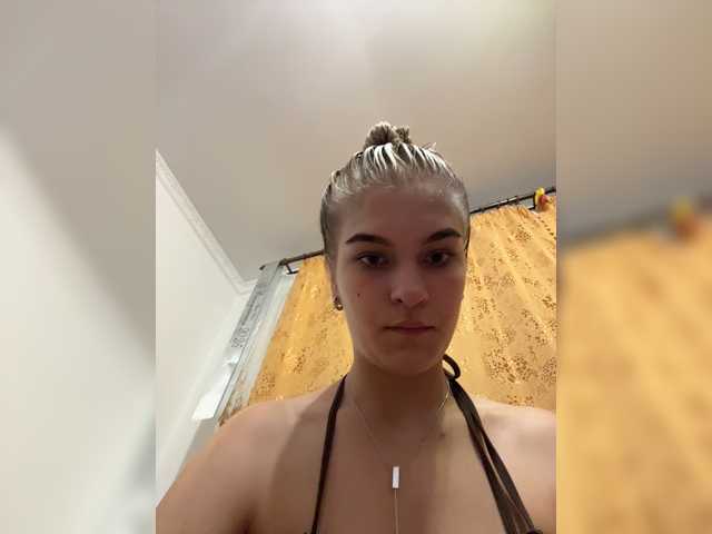AlinaLemon live cam on BongaCams