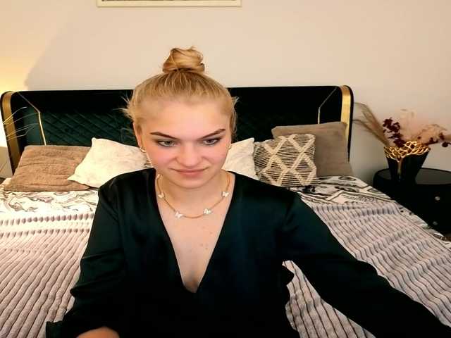 AlinaLemon's BongaCams show and profile