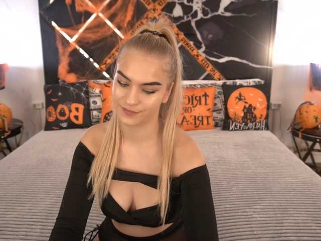AlinaLemon live cam on BongaCams